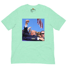 Load image into Gallery viewer, WE LOVE TRUMP 20204- Unisex t-shirt
